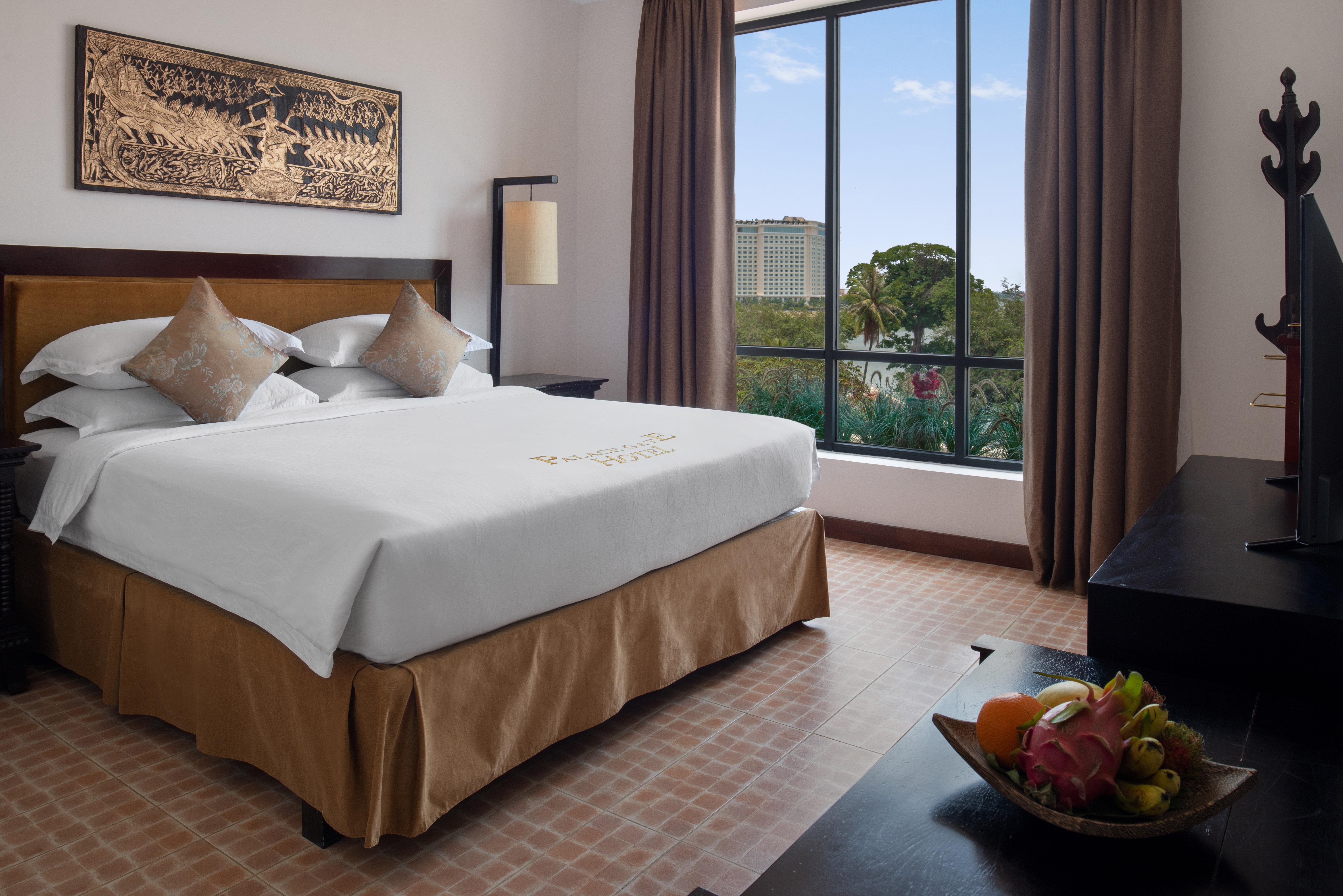 Palace Gate & By Ehm Hotel Phnom Penh